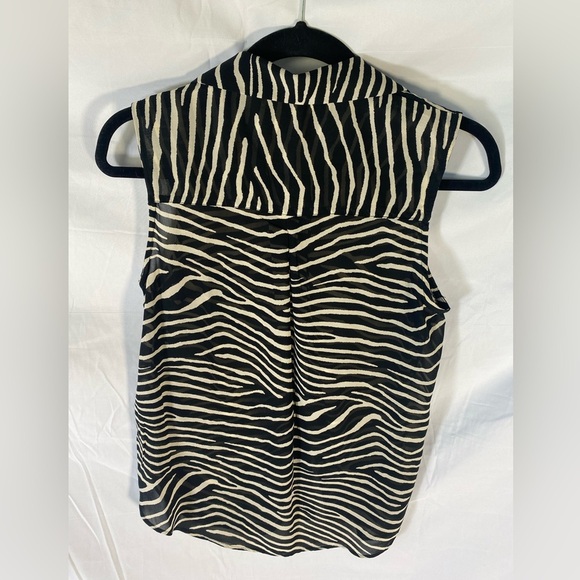 H&M zebra sleeveless sheer button up collar shirt - Picture 3 of 6